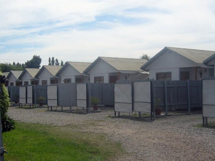 Cabaña Suiza Motel en Los Angeles, Bio Bio